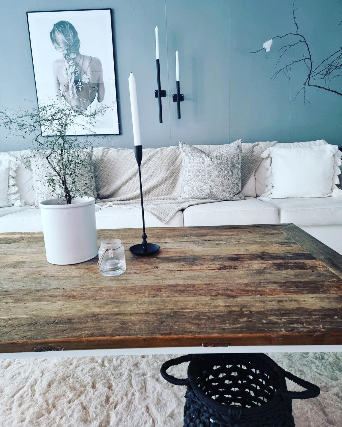 Väggljusstake ENKEL styled i hemmiljö