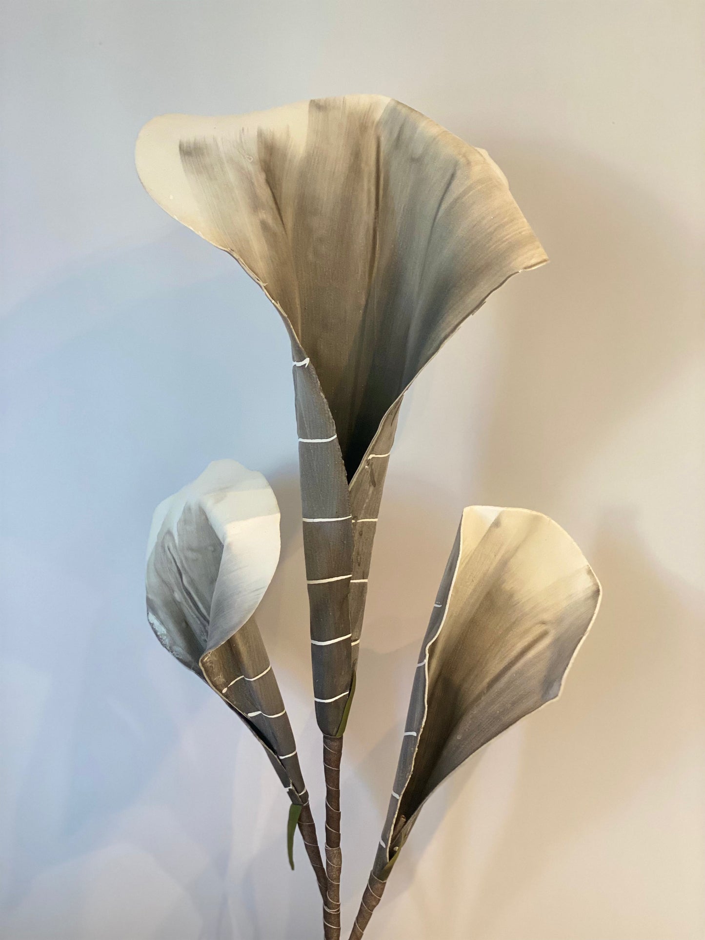 Madeleine Konstgjord Blomma Grå